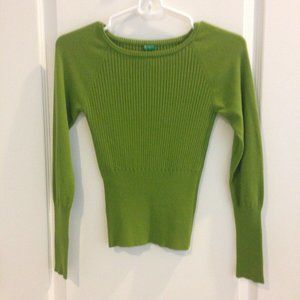 United Colors of Benetton fitted  sweater LIKE NEW